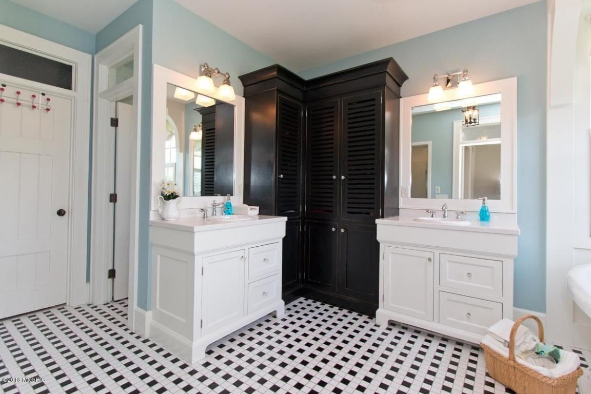 Darby - Home Design and Floor Plan - SketchPad House Plans